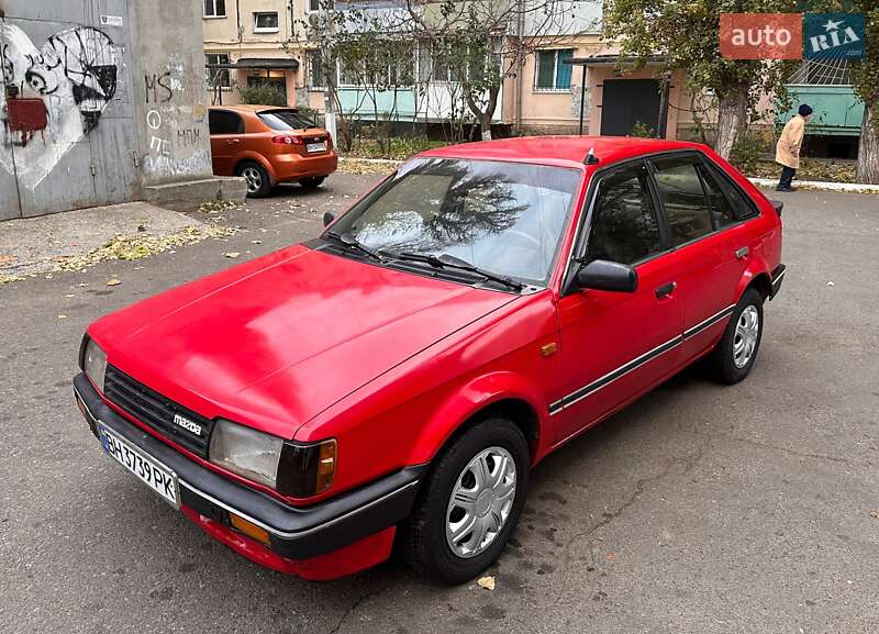 Хэтчбек Mazda 323 1988 в Одессе фото 2 Хэтчбек Mazda 323 1988 в Одессе