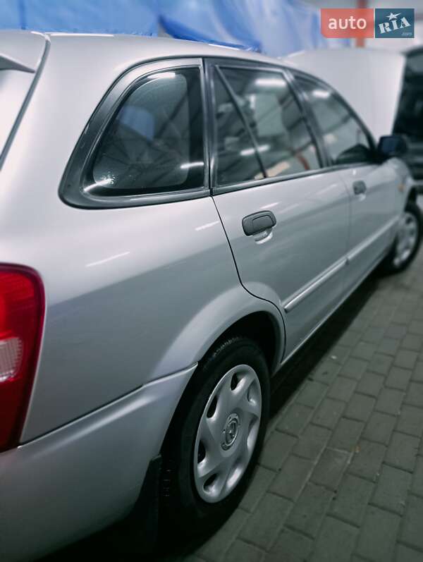 Хэтчбек Mazda 323 2001 в Киеве
