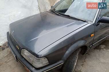 Седан Mazda 323 1988 в Херсоні