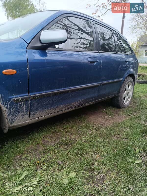 Хэтчбек Mazda 323 2000 в Рудки