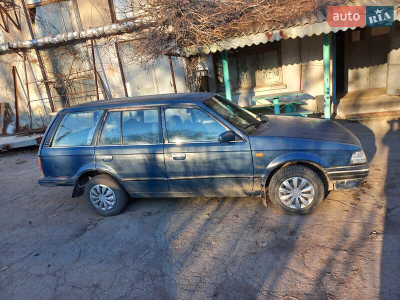 Универсал Mazda 323 1987 в Одессе
