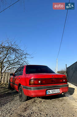 Седан Mazda 323 1992 в Вараше