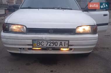 Седан Mazda 323 1992 в Львове