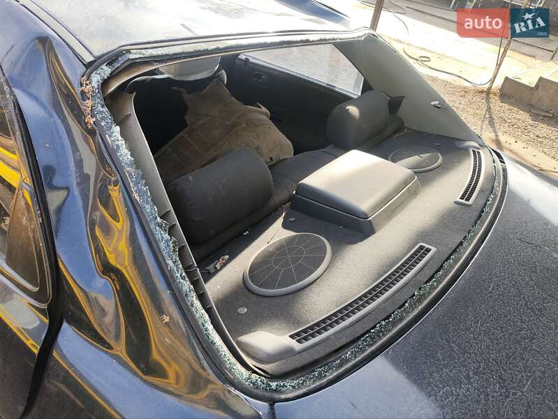 Седан Mazda 323 1996 в Запоріжжі