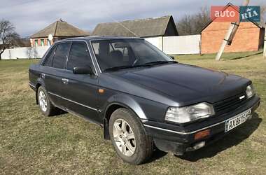 Седан Mazda 323 1988 в Харкові