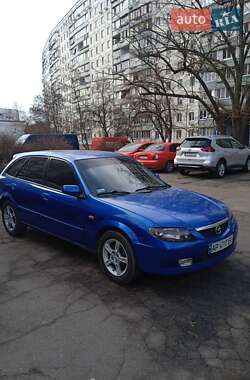 Хэтчбек Mazda 323 2002 в Киеве