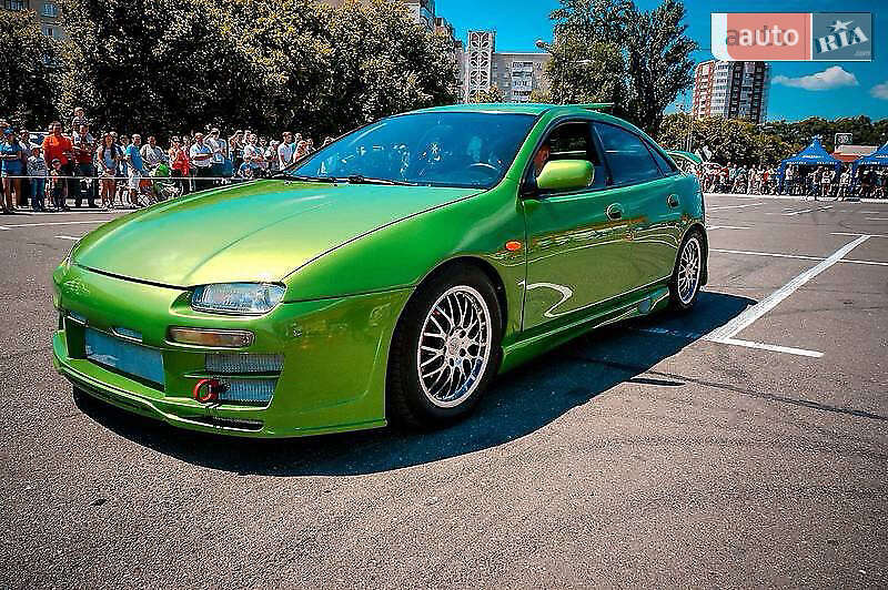 Хэтчбек Mazda 323 1994 в 