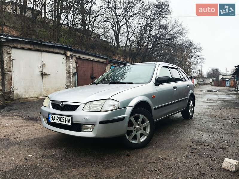 Хэтчбек Mazda 323 1998 в Светловодске