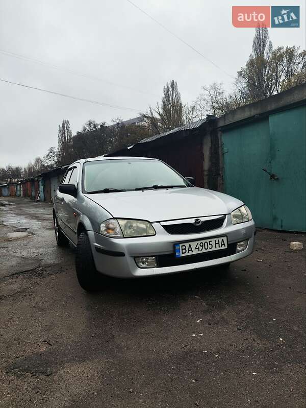 Хэтчбек Mazda 323 1998 в Светловодске