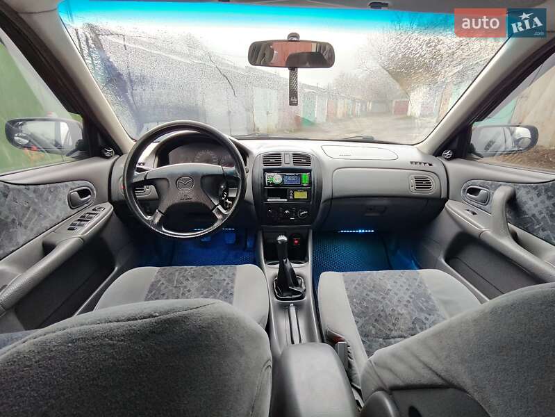 Хэтчбек Mazda 323 1998 в Светловодске