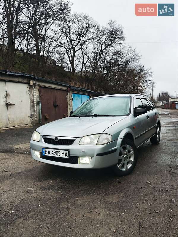 Хэтчбек Mazda 323 1998 в Светловодске