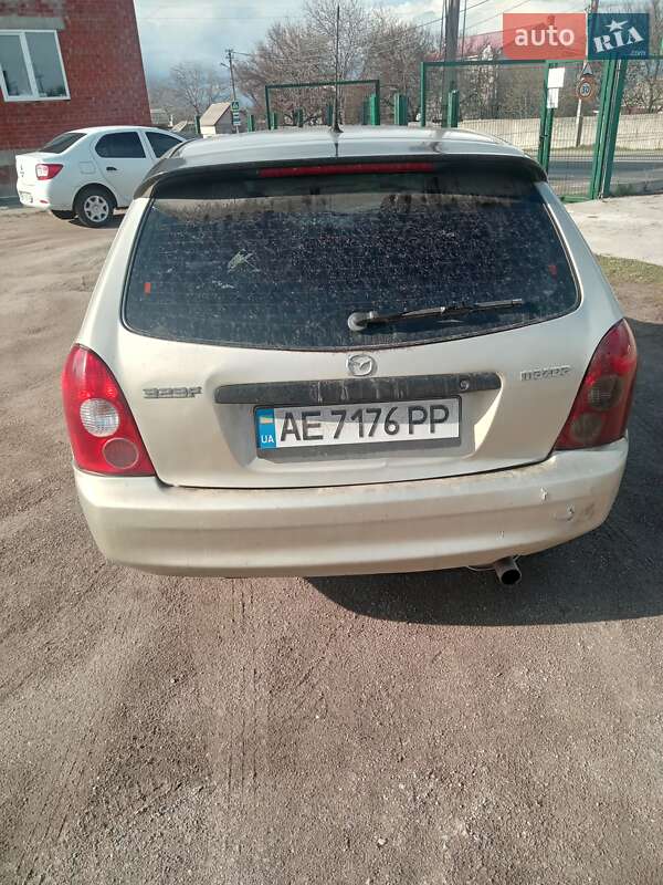 Хэтчбек Mazda 323 2003 в Днепре
