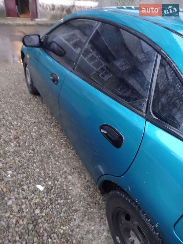 Хэтчбек Mazda 323 1996 в Долине