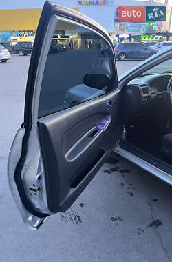 Хэтчбек Mazda 323 1998 в 