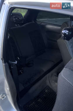 Хэтчбек Mazda 323 1998 в 