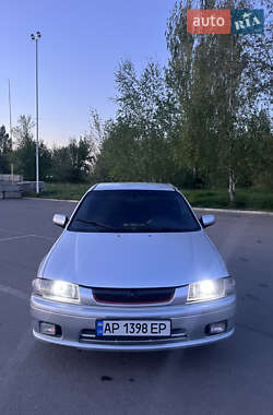 Хэтчбек Mazda 323 1998 в 