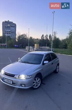 Хэтчбек Mazda 323 1998 в 