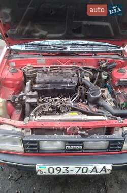 Хетчбек Mazda 323 1987 в 
