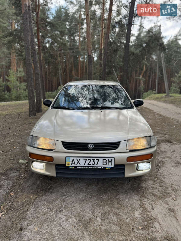 Седан Mazda 323 1995 в 