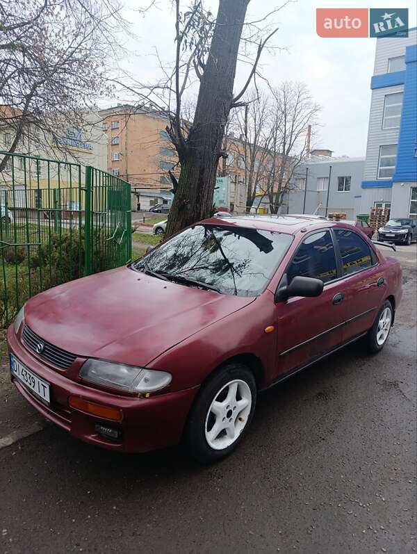 Седан Mazda 323 1996 в Ровно