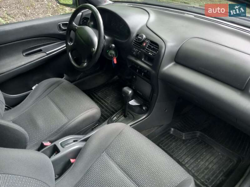Хэтчбек Mazda 323 1996 в Самборе