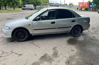 Седан Mazda 323 1998 в 