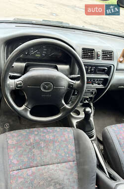 Седан Mazda 323 1998 в 