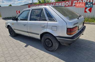 Хетчбек Mazda 323 1987 в 