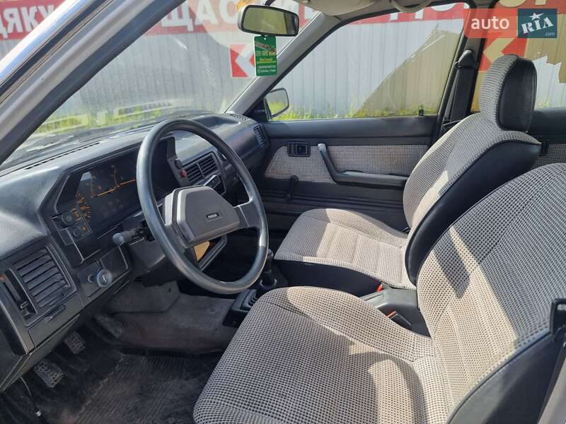 Хэтчбек Mazda 323 1987 в Кременце