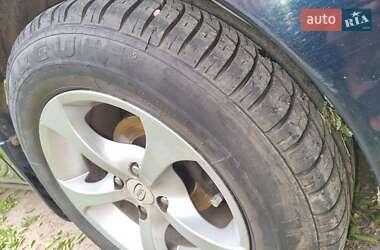 Хетчбек Mazda 323 1996 в 