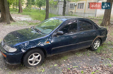 Седан Mazda 323 1995 в Киеве