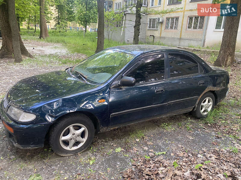 Mazda 323 1995