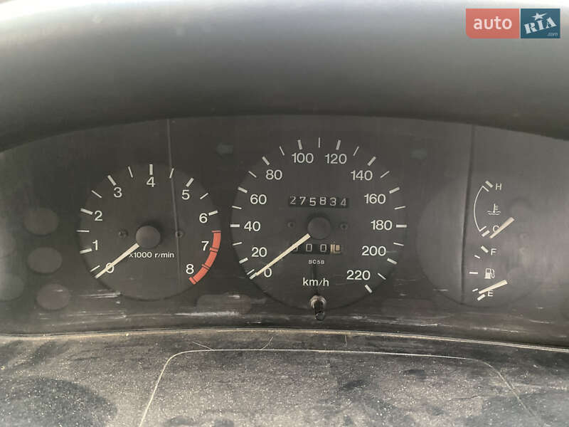 Седан Mazda 323 1995 в Києві