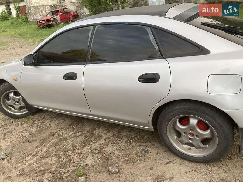 Хетчбек Mazda 323 1997 в Вінниці