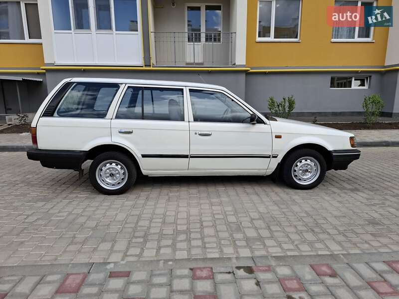 Универсал Mazda 323 1987 в Одессе