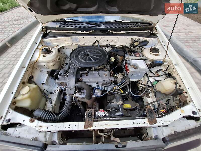 Универсал Mazda 323 1987 в Одессе