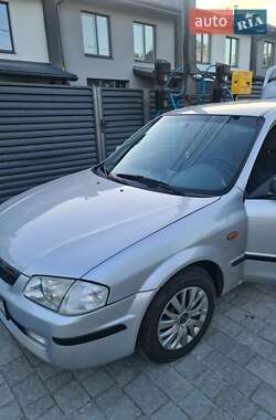 Хэтчбек Mazda 323 1999 в 