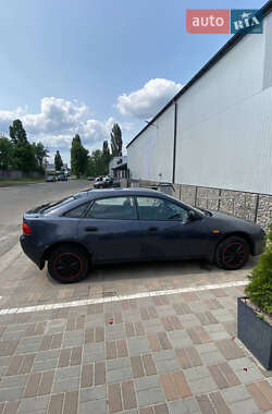 Седан Mazda 323 1998 в 