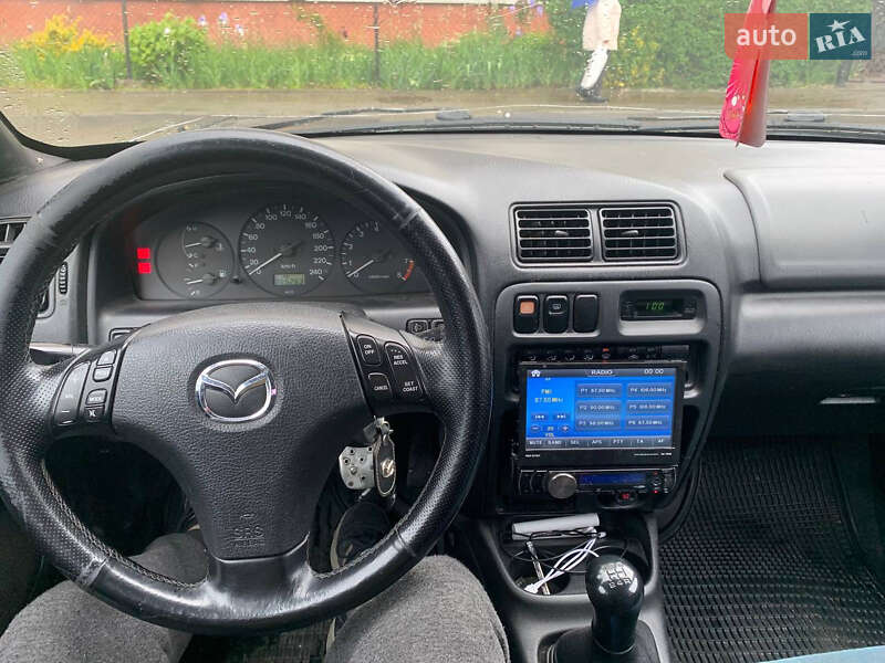 Хэтчбек Mazda 323 1998 в Львове