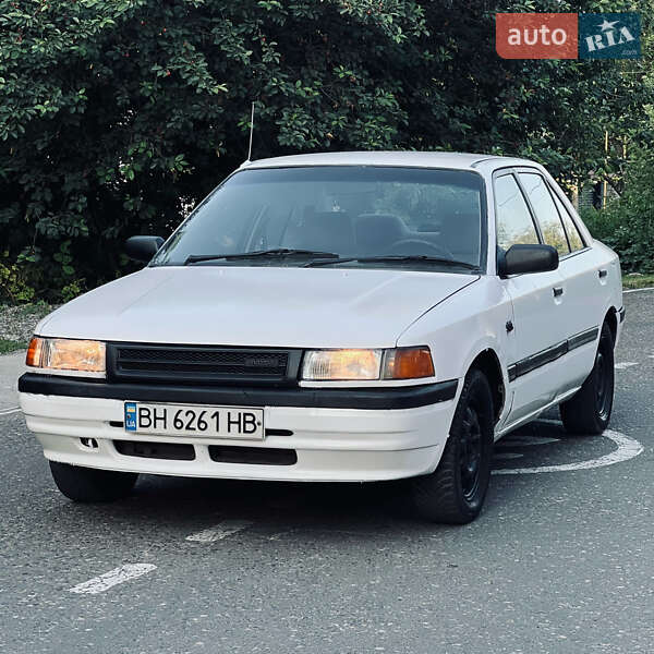 Mazda 323 1990