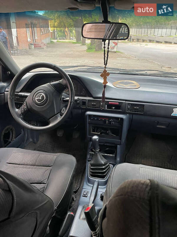 Седан Mazda 323 1990 в Днепре