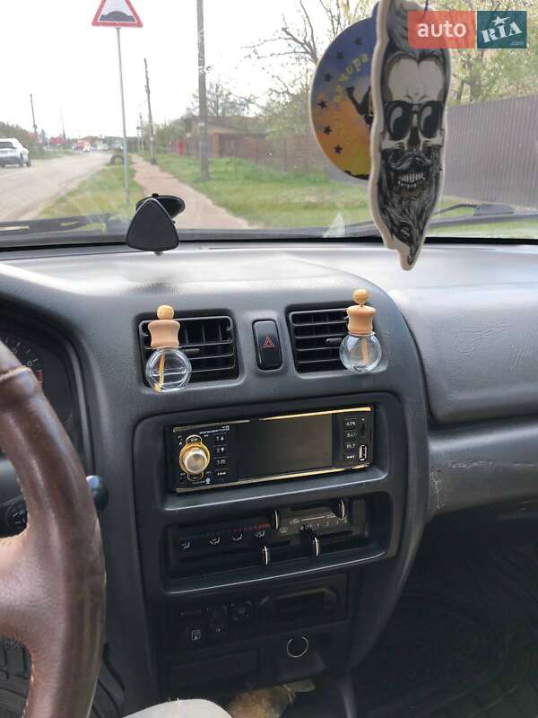 Хэтчбек Mazda 323 1997 в Киеве фото 2 Хэтчбек Mazda 323 1997 в Киеве