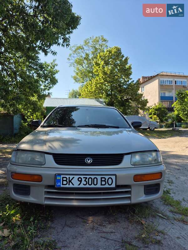 Седан Mazda 323 1997 в Березному