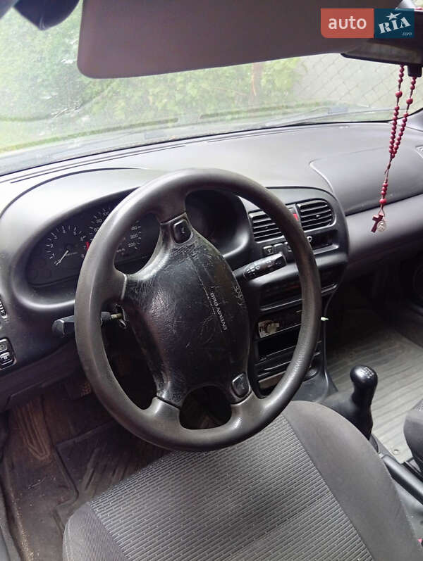 Хэтчбек Mazda 323 1997 в Львове