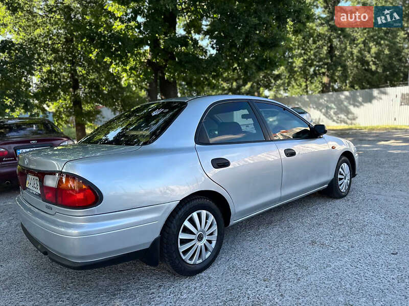 Седан Mazda 323 1998 в Белой Церкви
