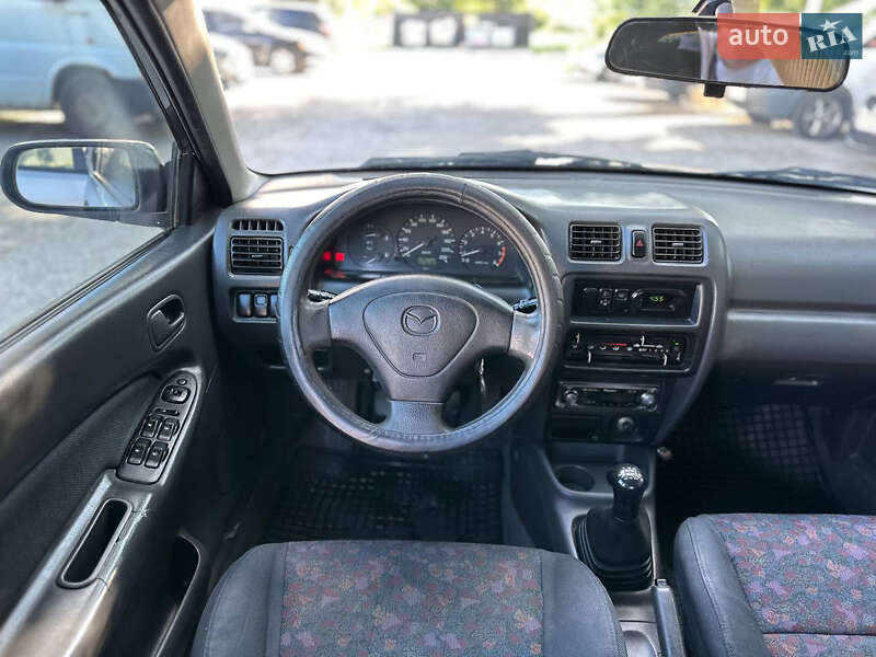 Седан Mazda 323 1998 в Белой Церкви
