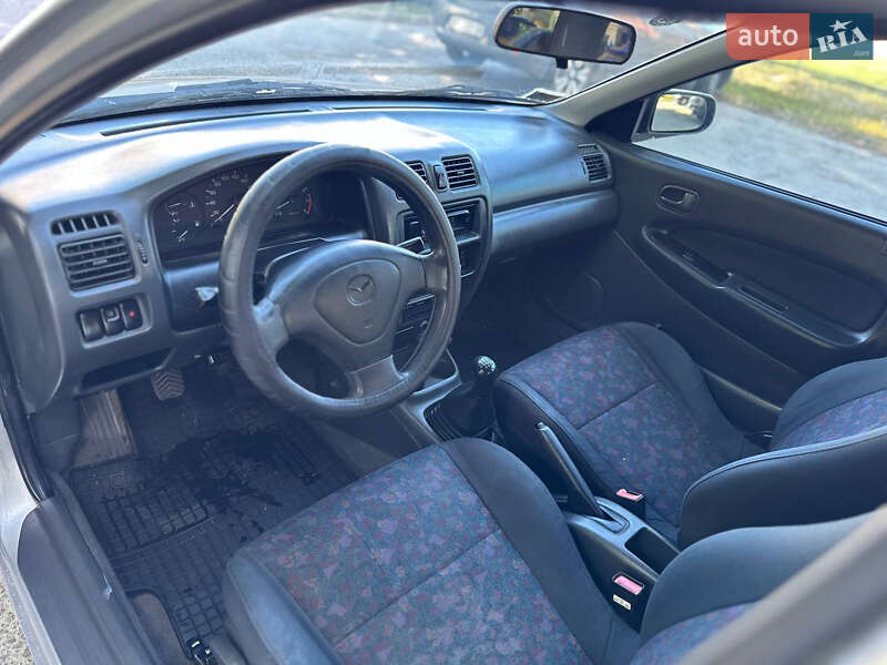 Седан Mazda 323 1998 в Белой Церкви