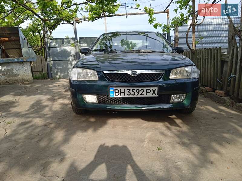 Mazda 323 1998