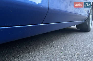 Седан Mazda 323 1997 в 