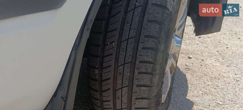 Хэтчбек Mazda 323 1989 в Житомире